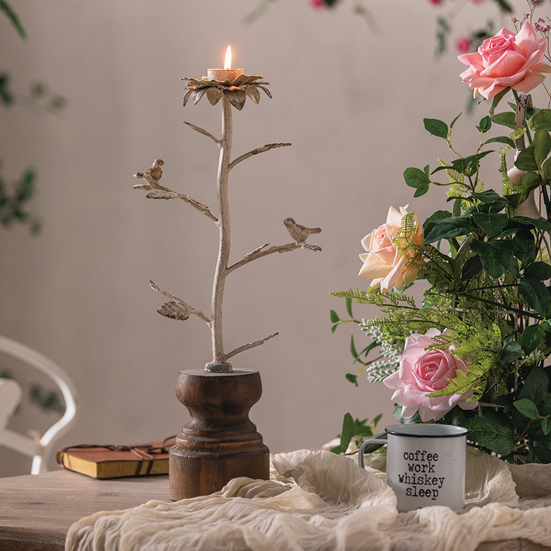 حامل شموع معدني أبيض على شكل ز - مراجعة Interior Design White And Wood وسعره